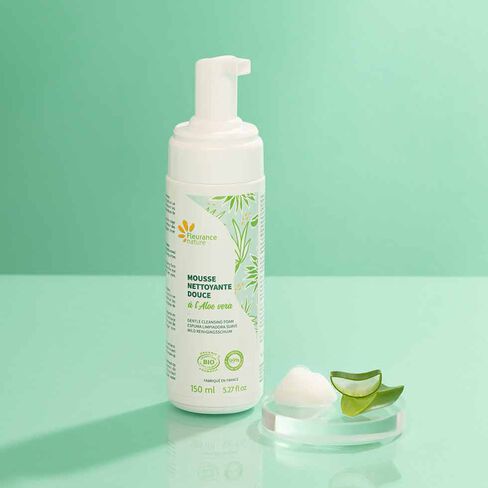 mousse nettoyante douce &agrave; l'aloe vera cosm&eacute;tique bio